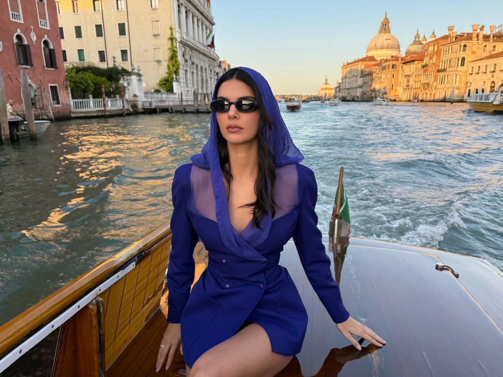 Kendall Jenner ig (Instagram) và trang cá nhân hàng trăm triệu follow