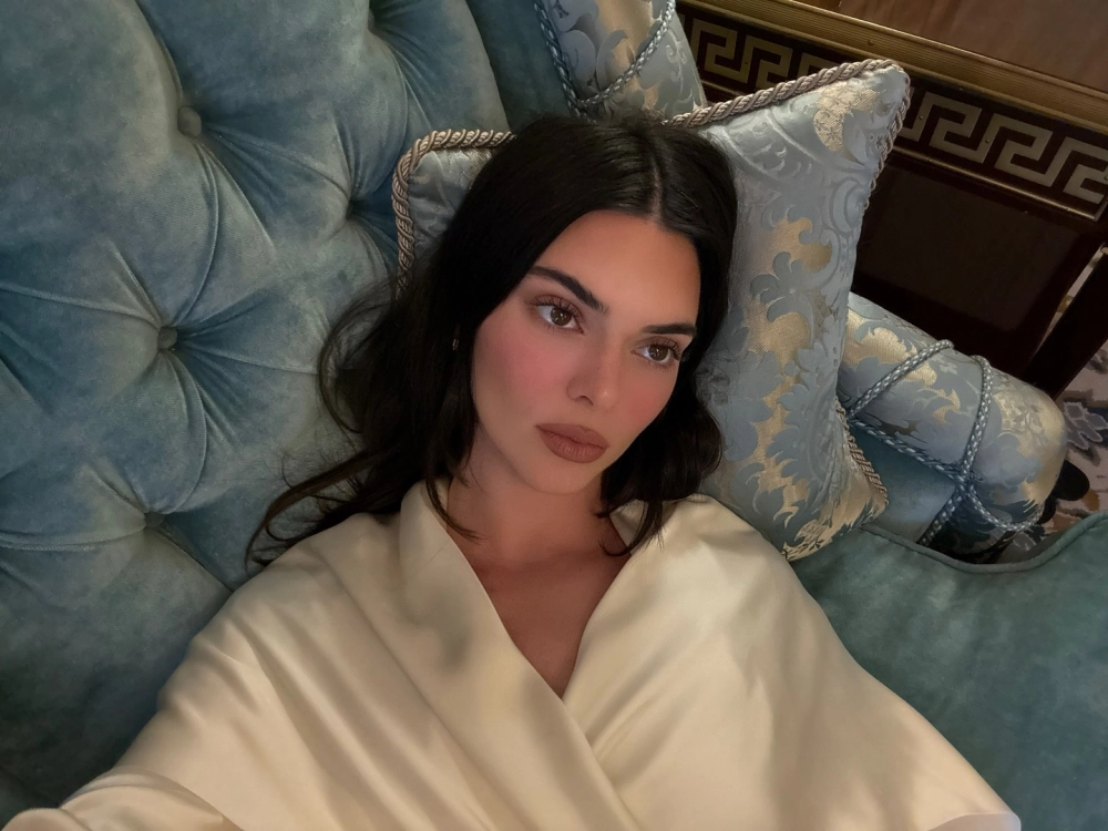 Kendall Jenner Kylie Jenner và cặp chị em quyền lực nhất nhì Hollywood