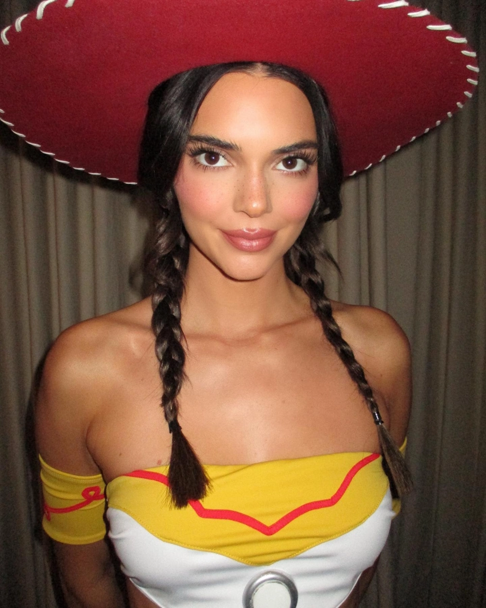 Kendall Jenner âge (tuổi) và sự nghiệp rực rỡ ở tuổi 29