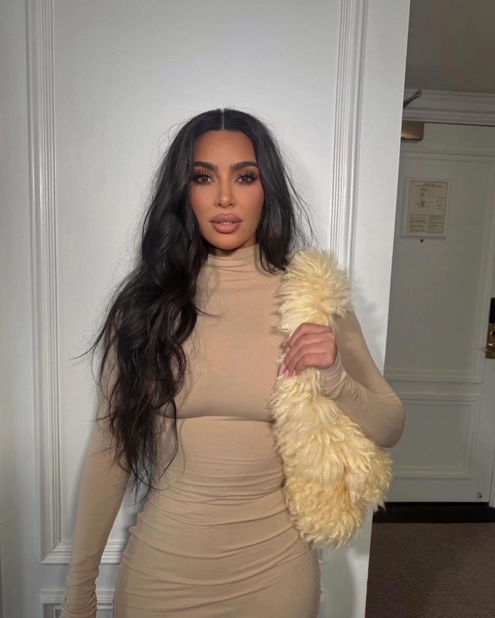 Age Kim Kardashian nữ ngôi sao sinh ngày 21 tháng 10 năm 1980