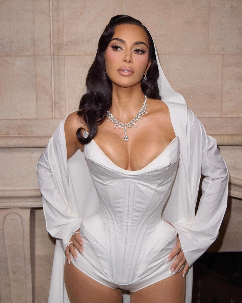Âge Kim Kardashian và những tìm kiếm về tuổi của Kim