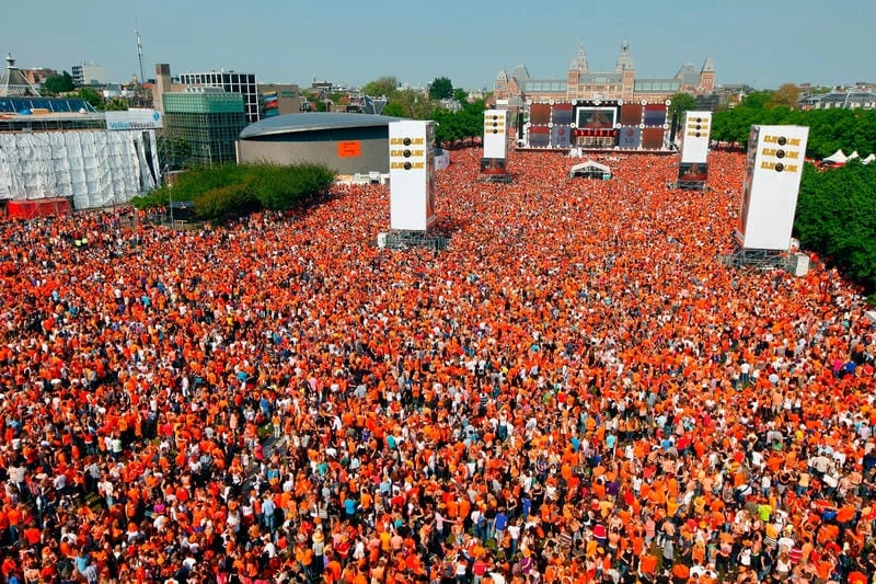 Tìm hiểu nguồn gốc và ý nghĩa lễ hội King's Day