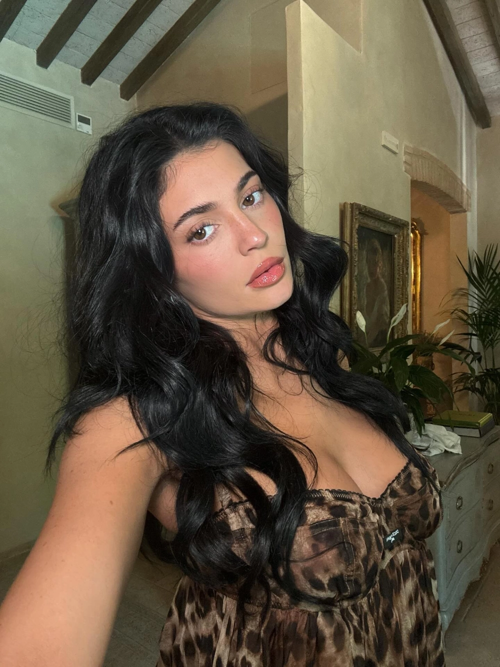 Net worth of Kylie Jenner và những thông tin về tài sản