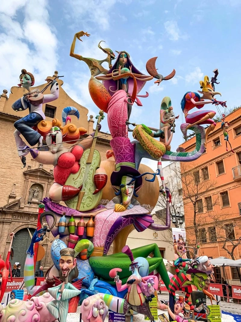 Săn những bức ảnh Las Fallas sôi động