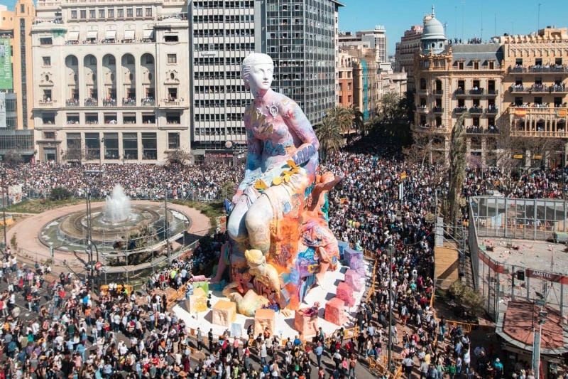 Lạc lối trong Las Fallas náo nhiệt