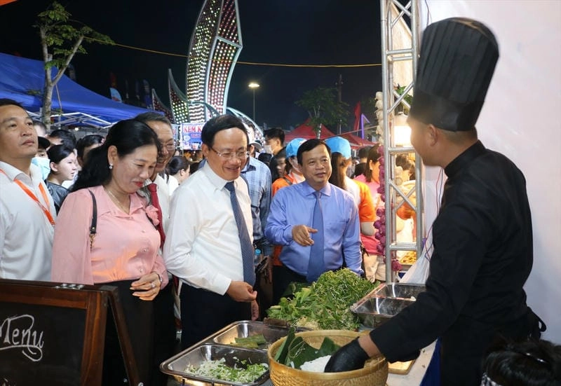 Cùng du ngoạn lễ hội ẩm thực sôi động