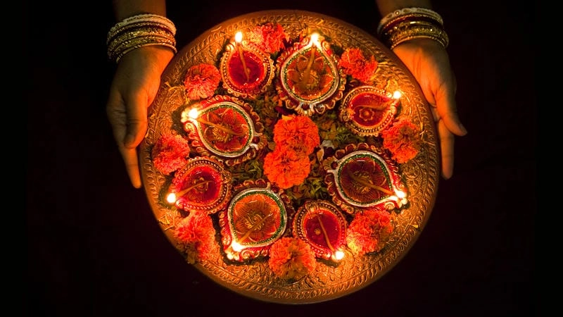 Lạc lối trong Lễ hội ánh sáng Diwali nổi bật