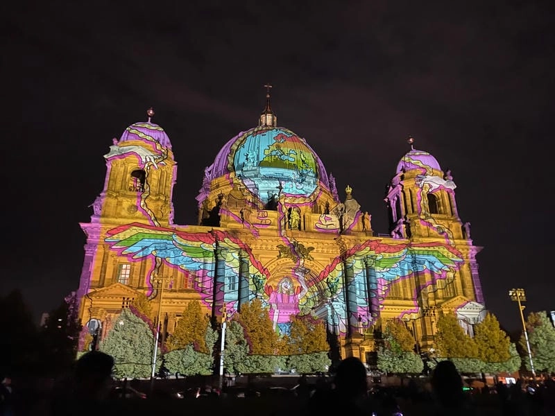 Thức dậy cùng lễ hội ánh sáng lung linh