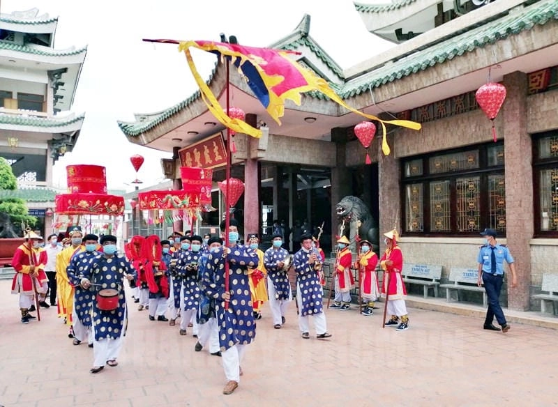 Cười sảng với lễ hội Bà Chúa Xứ văn hóa
