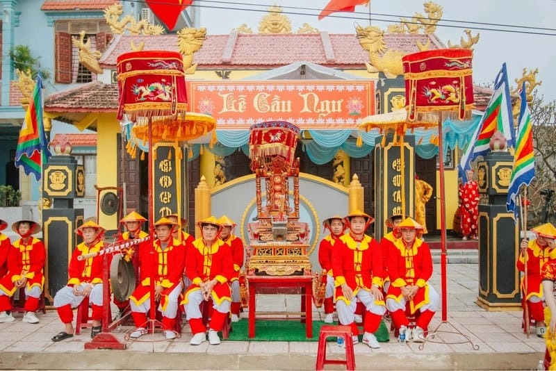 Lạc lối trong Lễ hội Cầu Ngư ngư dân