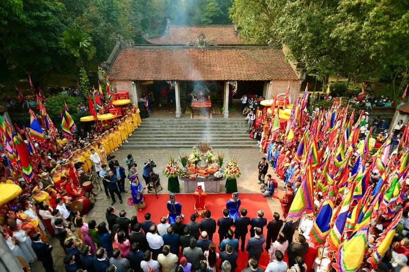 Cùng đắm mình trong lễ hội dân gian sôi động