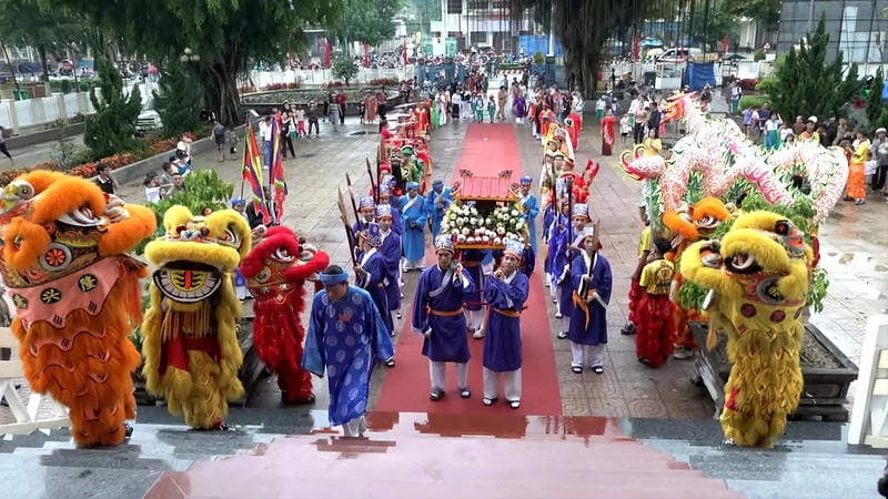 Cười sảng với lễ hội dân gian vui nhộn