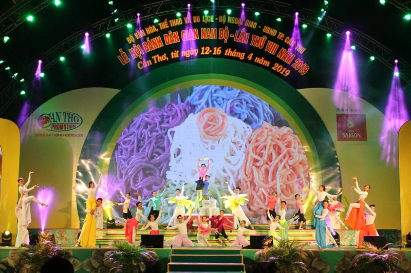 Ngắm nhìn vẻ đẹp lễ hội dân gian hấp dẫn