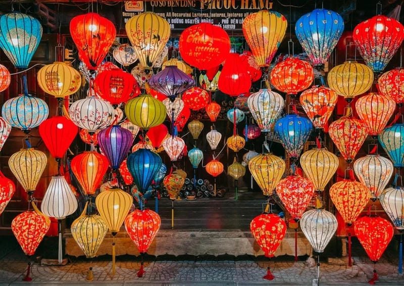 Đắm mình trong Lễ hội đèn lồng Hội An cổ kính
