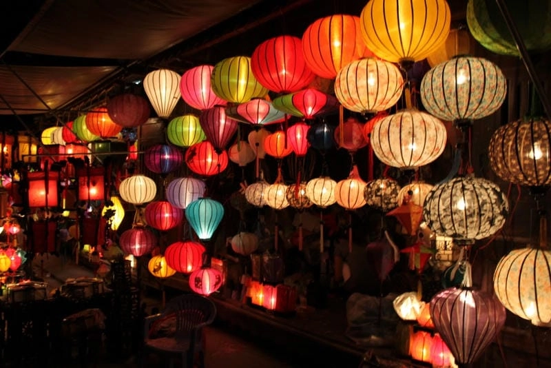 Gợi ý những bức ảnh Lễ hội đèn lồng Hội An thơ mộng