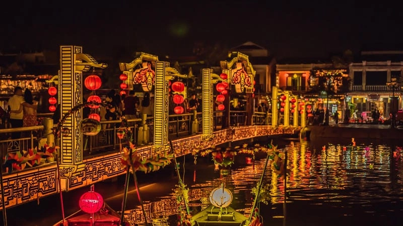 Cùng du ngoạn Lễ hội đèn lồng Hội An nổi bật