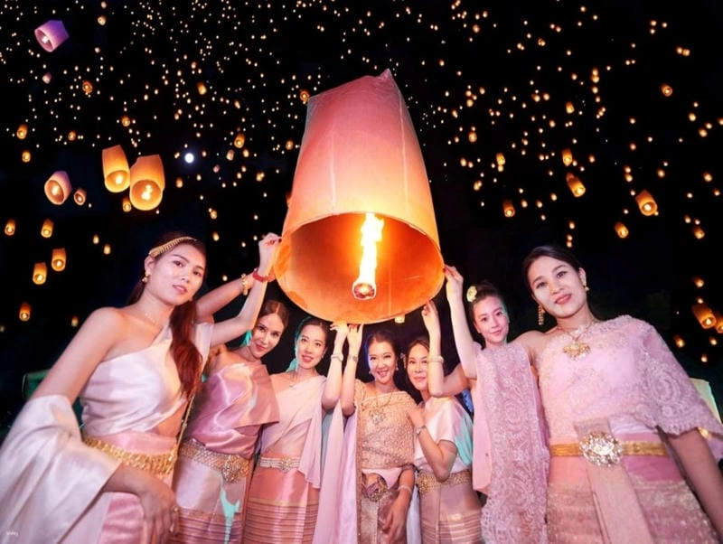 Cùng du ngoạn Lễ hội đèn trời Yi Peng hoành tráng