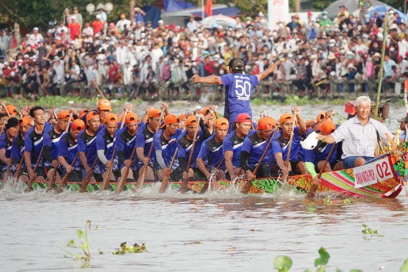 Ngắm nhìn vẻ đẹp Lễ hội đua ghe Ngo ấn tượng