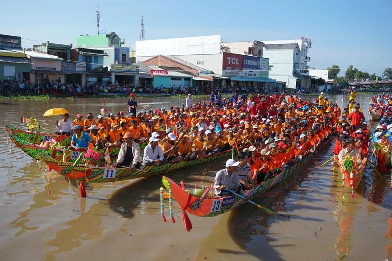 Gợi ý những bức ảnh Lễ hội đua ghe Ngo nổi bật