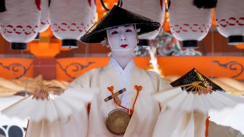 Cùng đắm mình trong lễ hội Gion Matsuri rực rỡ