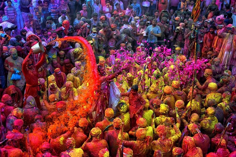 Cùng đắm mình trong lễ hội Holi rực rỡ