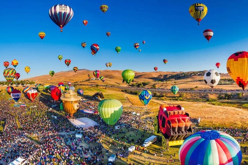 Cùng đắm mình trong lễ hội khinh khí cầu Albuquerque sôi động
