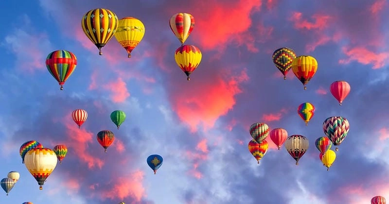 Tìm về lễ hội khinh khí cầu Albuquerque huyền ảo