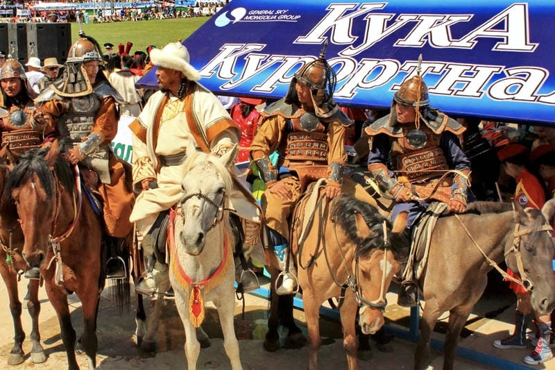Lạc lối trong lễ hội Naadam đặc sắc