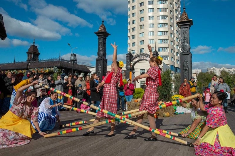 Lạc lối trong lễ hội ngoài trời lung linh