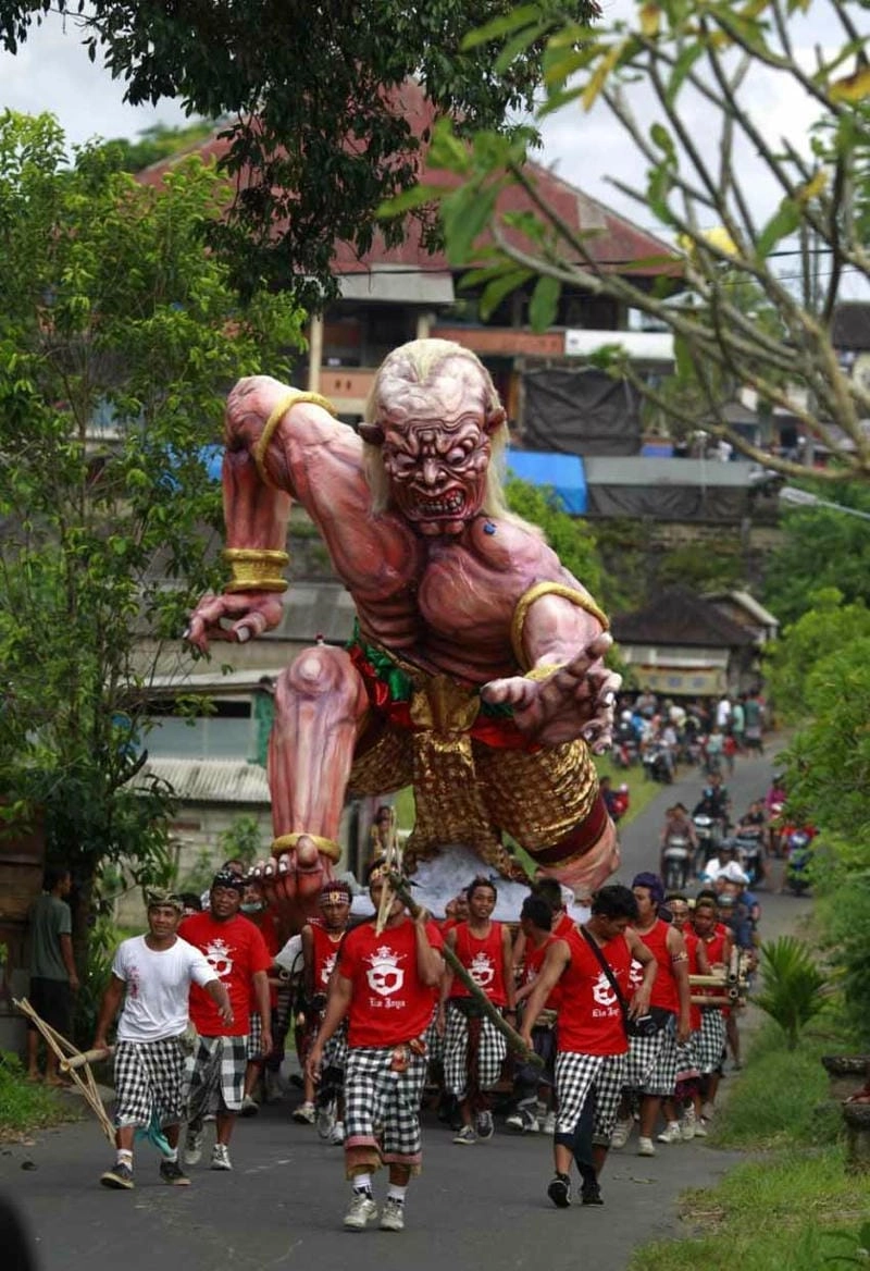 Sưu tầm những bức lễ hội Nyepi náo nhiệt