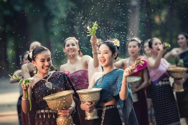 Tìm hiểu nguồn gốc và ý nghĩa lễ hội té nước Songkran
