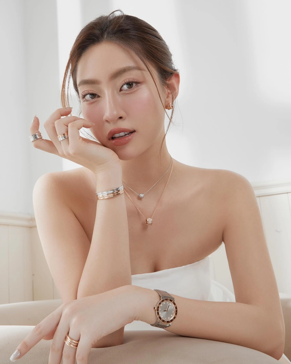 Lương Thùy Linh hoa hậu tri thức với chiều cao và học vấn đáng nể