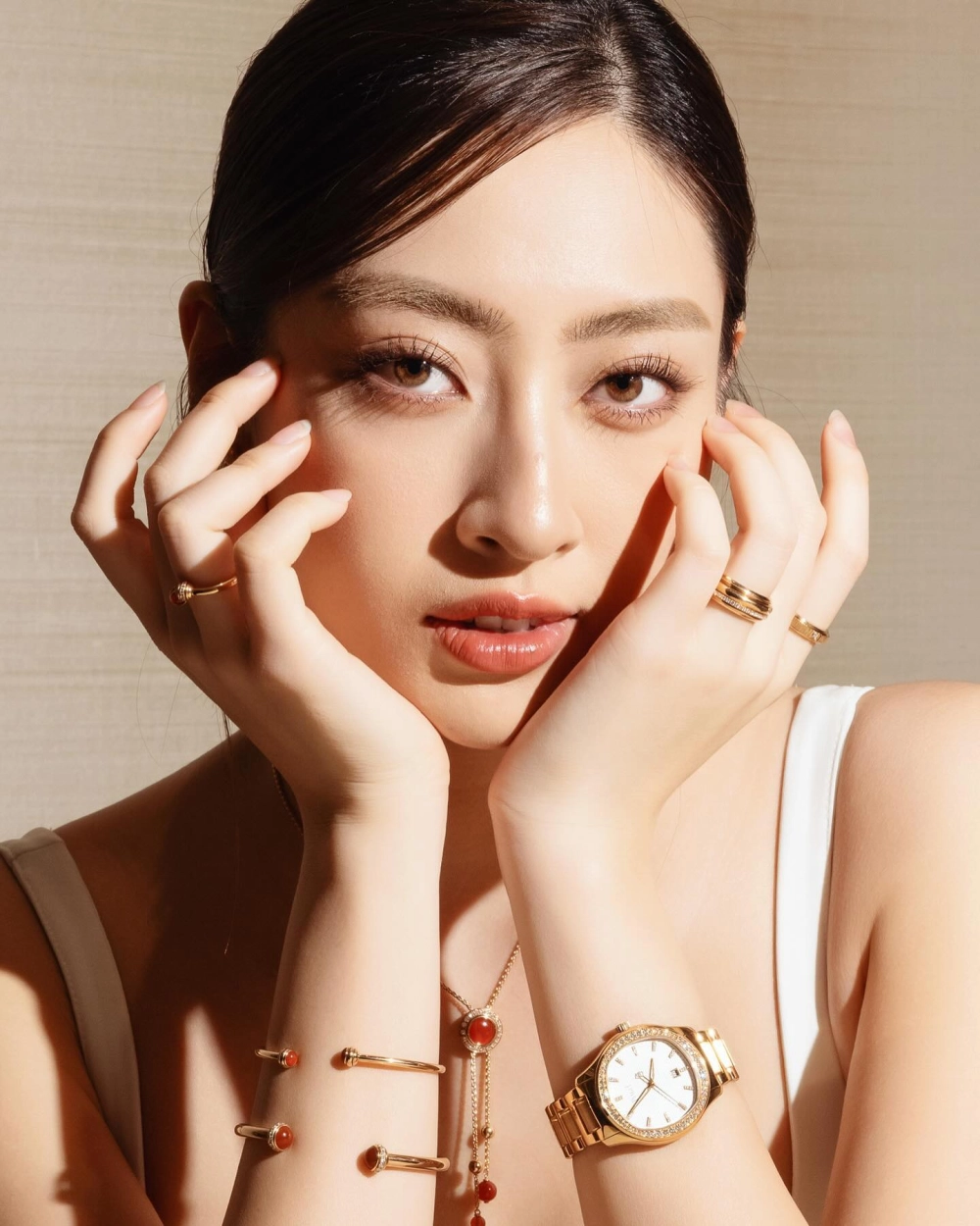 Lương Thùy Linh quê ở đâu và thông tin chi tiết về nàng hậu