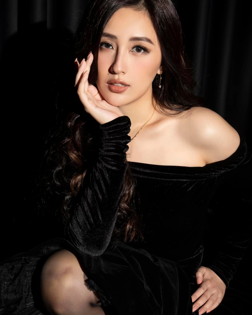 Mai Phương Thúy hoa hậu và vị thế hoa hậu hàng đầu showbiz Việt