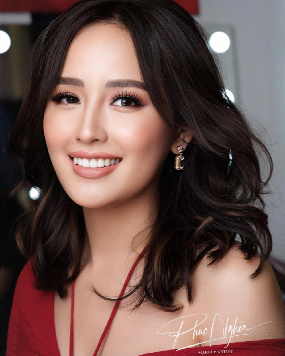 Hoa hậu Mai Phương Thúy đăng quang và chiến thắng thuyết phục năm 2006