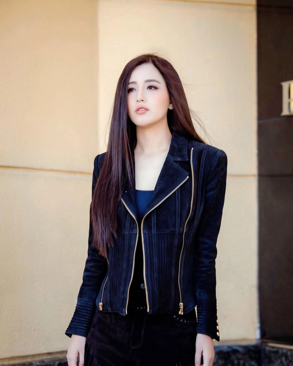 Mai Phương Thúy bị tước vương miện thực hư tin đồn ồn ào một thời