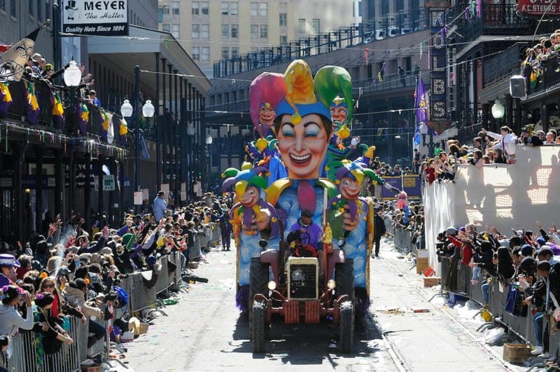 Lạc lối trong Mardi Gras lung linh