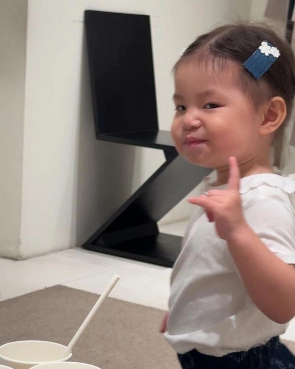 So sánh hài hước với meme pam same picture chuẩn trend
