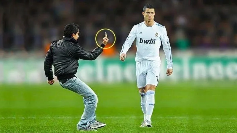 Gây bão cộng đồng mạng với ronaldo camera meme độc lạ