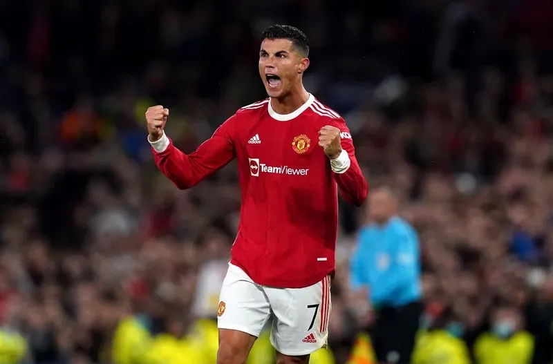 Xem ngay loạt ảnh meme ronaldo hài hước đang viral