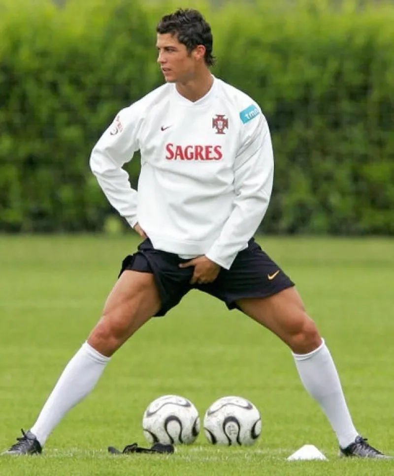 Bộ sưu tập hài hước từ meme ronaldo drinking bạn không thể bỏ lỡ