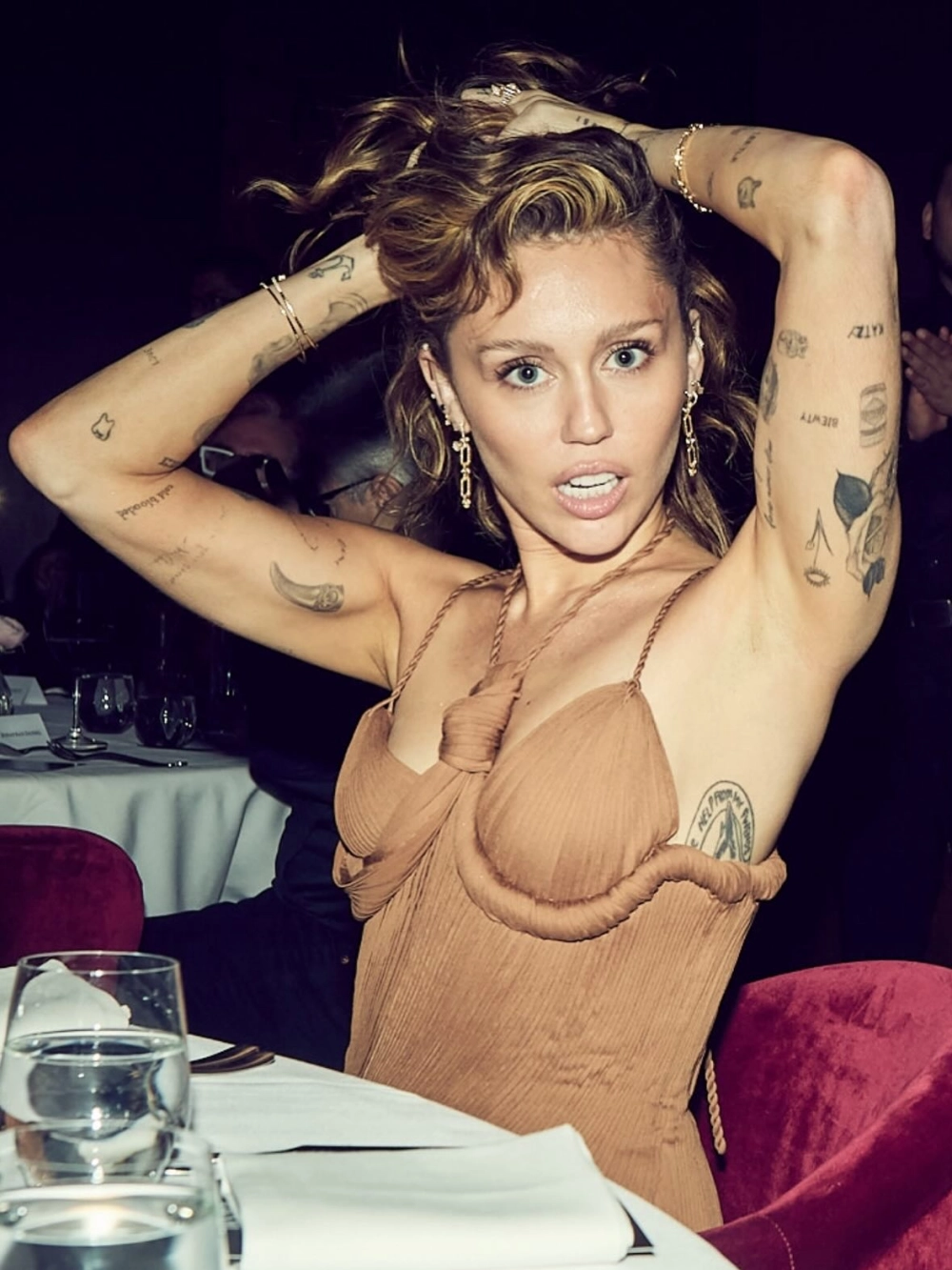 Lyrics the climb Miley Cyrus và những câu hát bất hủ