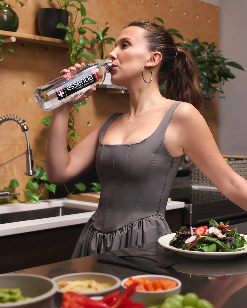 How old is Millie Bobby Brown và độ tuổi 21 của ngôi sao Stranger Things
