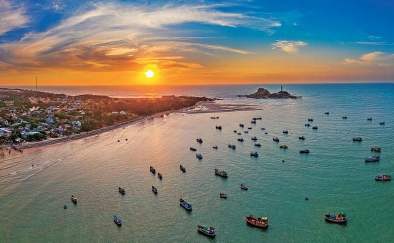 Đắm mình trong Mũi Né hoàng hôn
