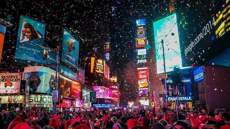 Thức dậy cùng New Year's Eve Times Square đặc sắc