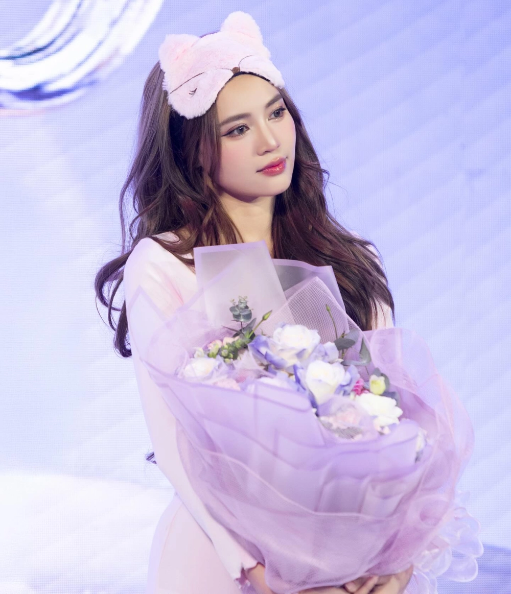 Ninh Dương Lan Ngọc cao bao nhiêu cô sở hữu chiều cao 1m64