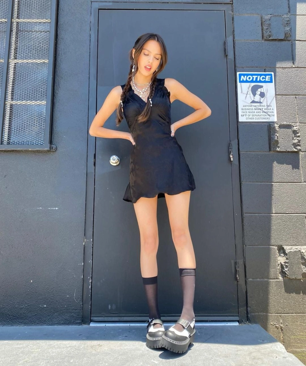 Traitor Olivia Rodrigo bản ballad chia tay đầy day dứt