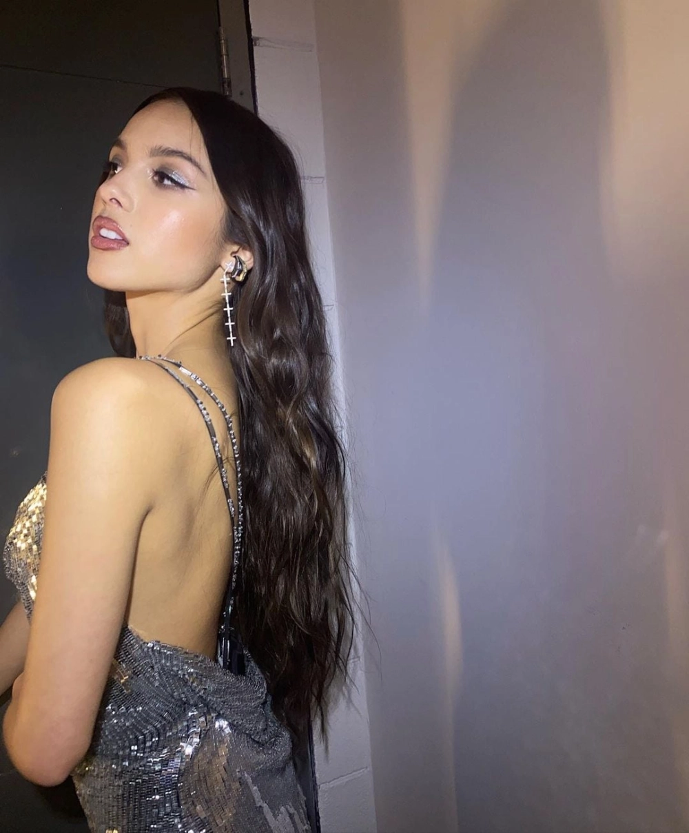 Olivia Rodrigo merch và những vật phẩm độc quyền từ Guts Tour