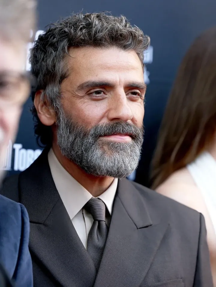 Pedro Pascal Oscar Isaac và tình bạn thân thiết huyền thoại của Hollywood