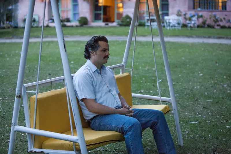 Chờ đợi như bất tận trong pablo escobar waiting meme